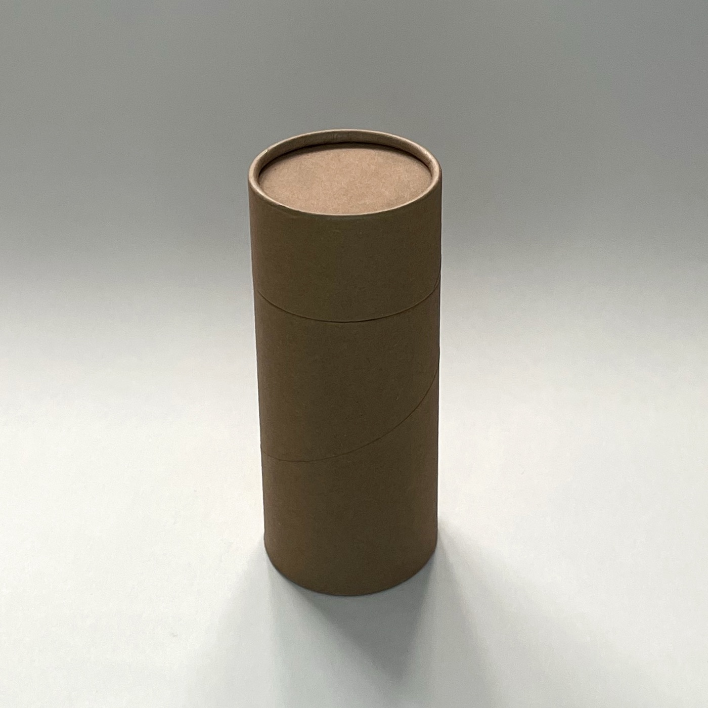 Düz Kahverengi Kraft (Orta) — Düz kraft silindir kutu